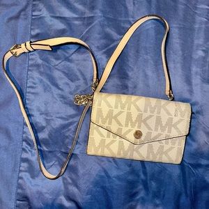 Michael Kors wallet purse in cream